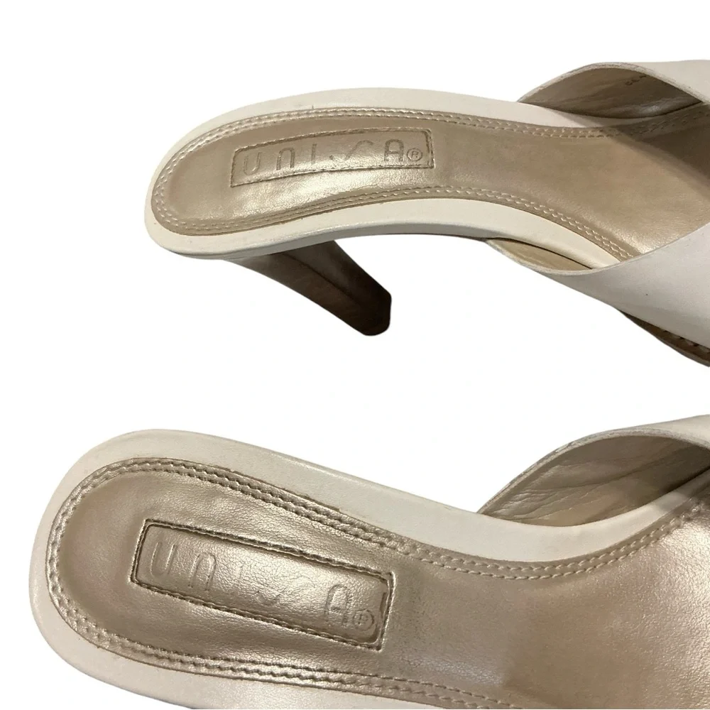 Unisa white leather sandals size 6.5 M‎